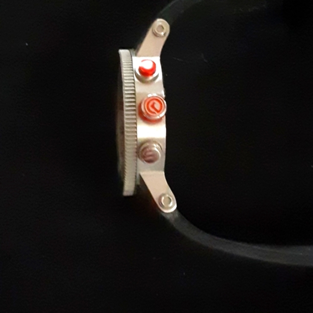 Redline Watch - Picture 3 of 4